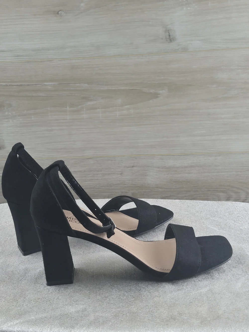 Dominique Nicole Black Suede Ankle Strap Block Heel Sandals Women's Size 8.5W